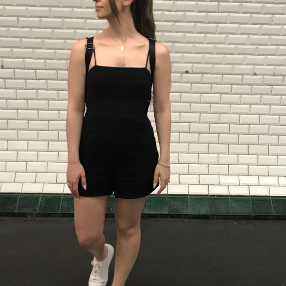 Size 6 Glassons play suit - Picture 3 of 3